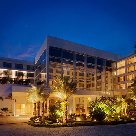 โรงแรมเรดิสันบลูพลาซ่า ไฮเดอราบัด บัญชรฮิลล์ ภายนอก รูปภาพ The hotel at night