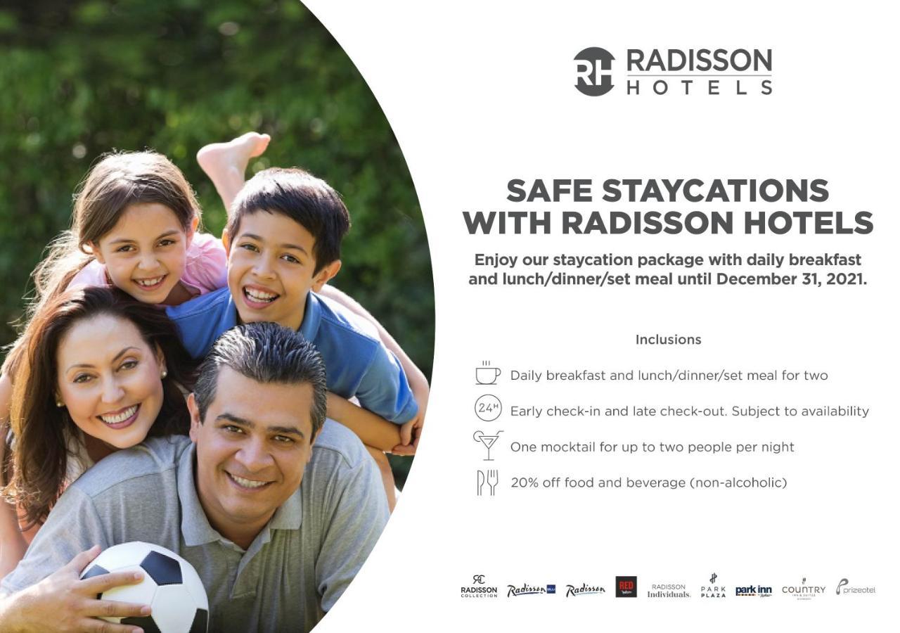 โรงแรมเรดิสันบลูพลาซ่า ไฮเดอราบัด บัญชรฮิลล์ ภายนอก รูปภาพ A Radisson Hotels advertisement