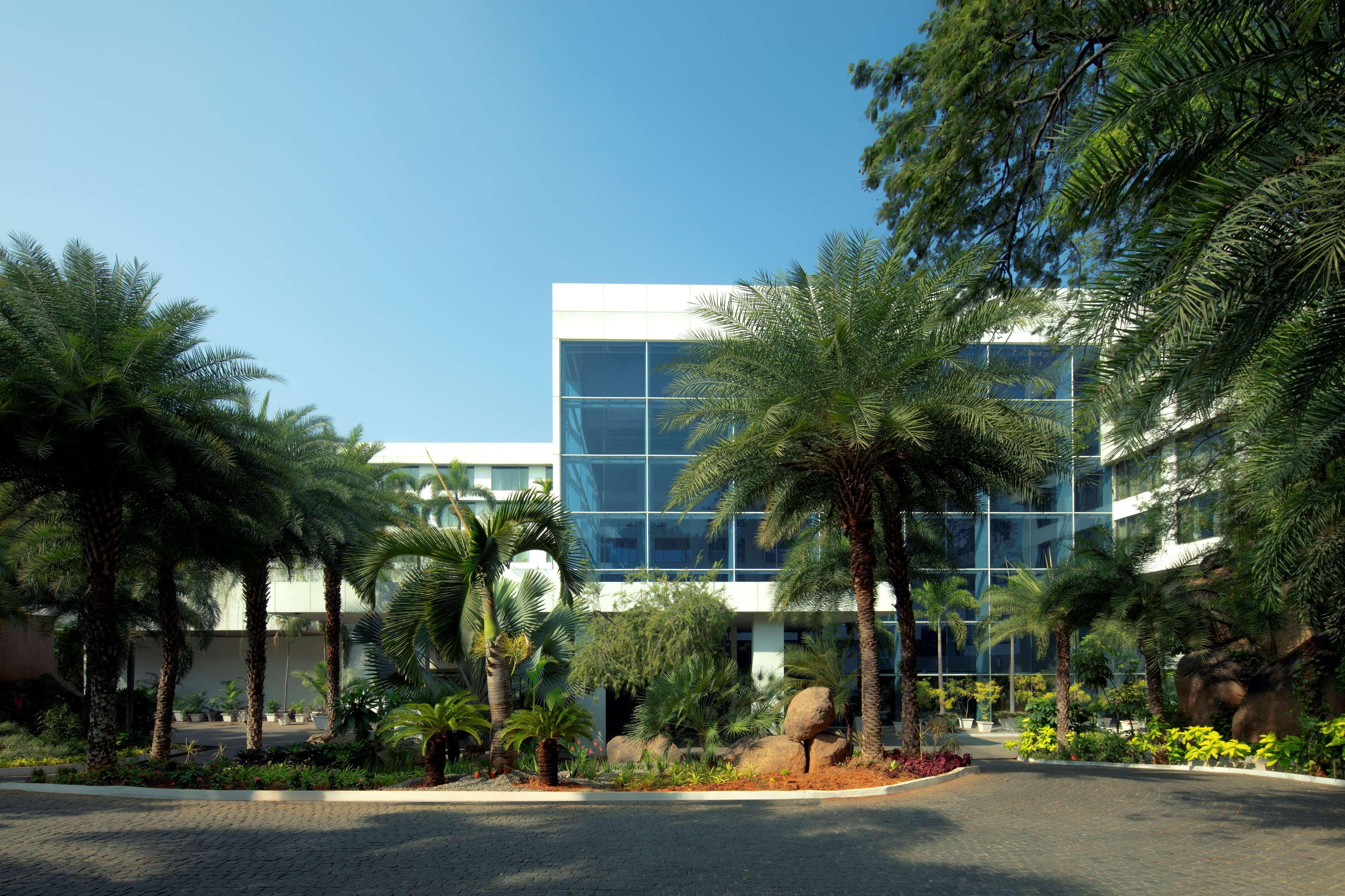 โรงแรมเรดิสันบลูพลาซ่า ไฮเดอราบัด บัญชรฮิลล์ ภายนอก รูปภาพ The Infosys campus in Mysore