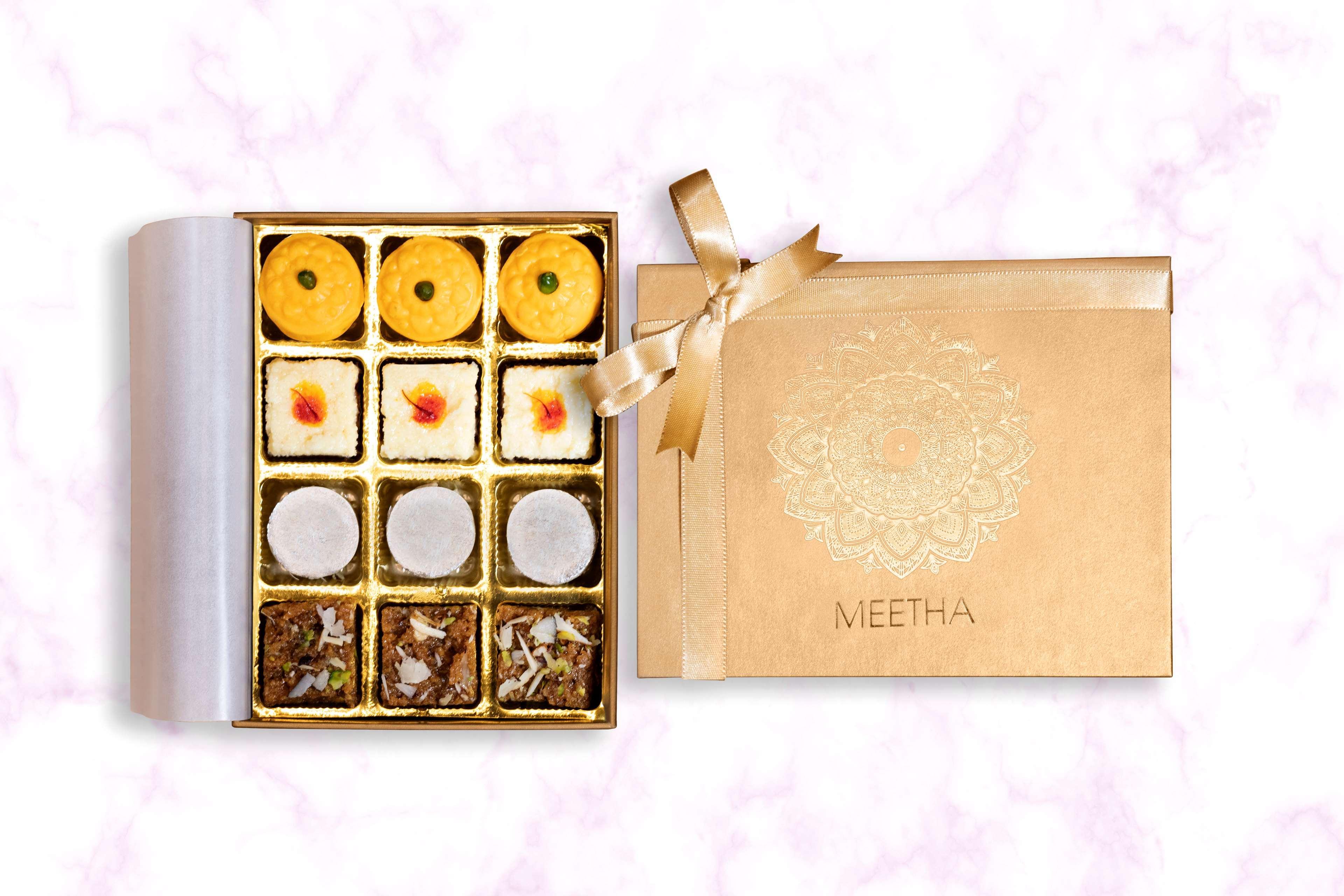 โรงแรมเรดิสันบลูพลาซ่า ไฮเดอราบัด บัญชรฮิลล์ ภายนอก รูปภาพ A box of assorted Indian sweets