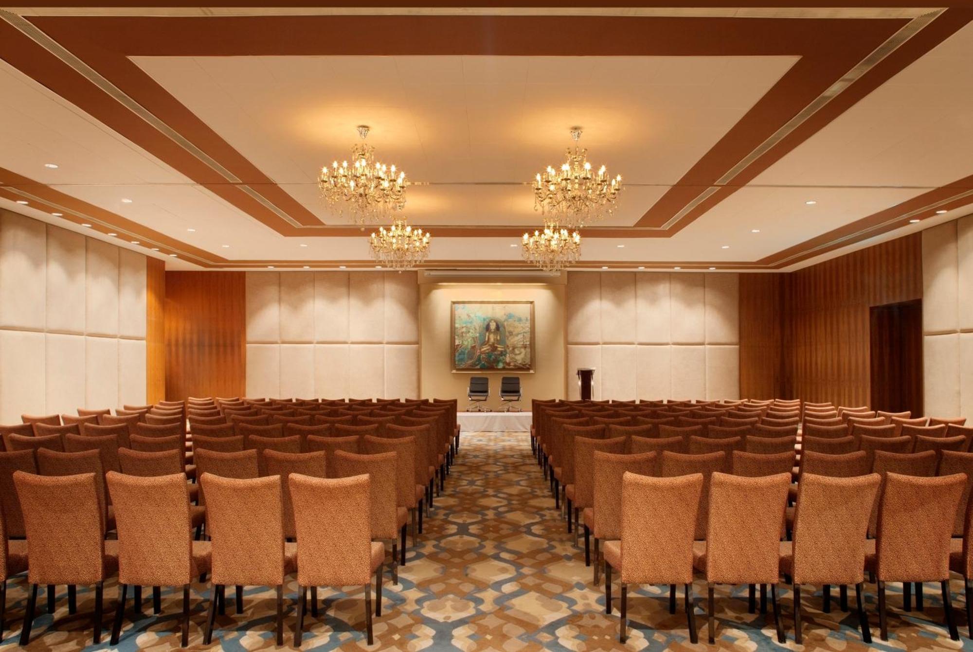 โรงแรมเรดิสันบลูพลาซ่า ไฮเดอราบัด บัญชรฮิลล์ ธุรกิจ รูปภาพ The ballroom at the hotel